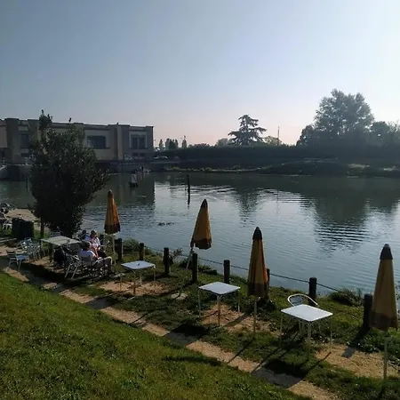 Intero Bilocale Vicino All'ospedale E Al Centro Storico Park Free