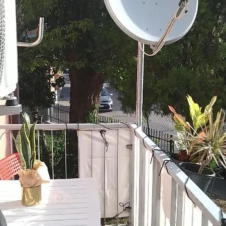 Intero Bilocale Totalmente Arredato A Appartamento *