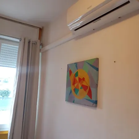 Intero Bilocale Totalmente Arredato A *